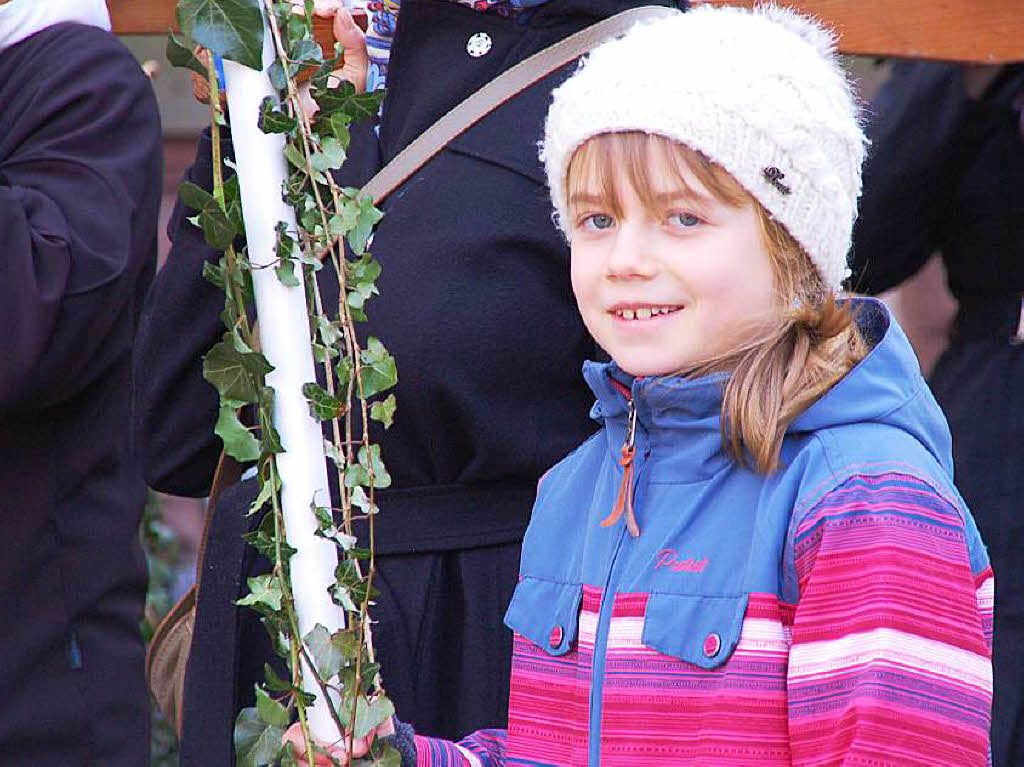 Zu Hunderten sumten die Zuschauer am Sonntag bei herrlichem Frhlingswetter die Straen in Bad Sckingen zur traditionsreichen Fridolinsprozession, die mit farbenprchtigen Trachtengruppen und Musikkapellen aufwartete.