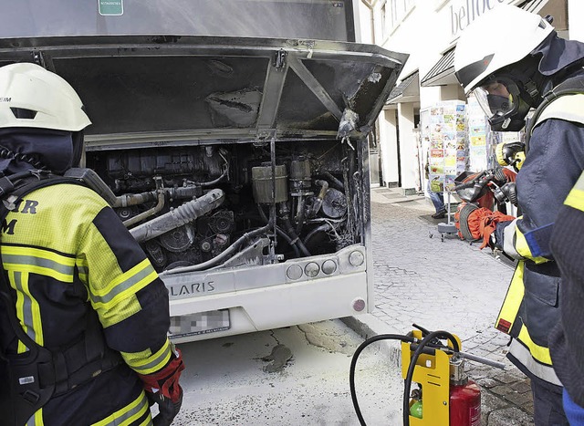 Ein Brand in der Elektrik legte einen Bus lahm.  | Foto: volker mnch
