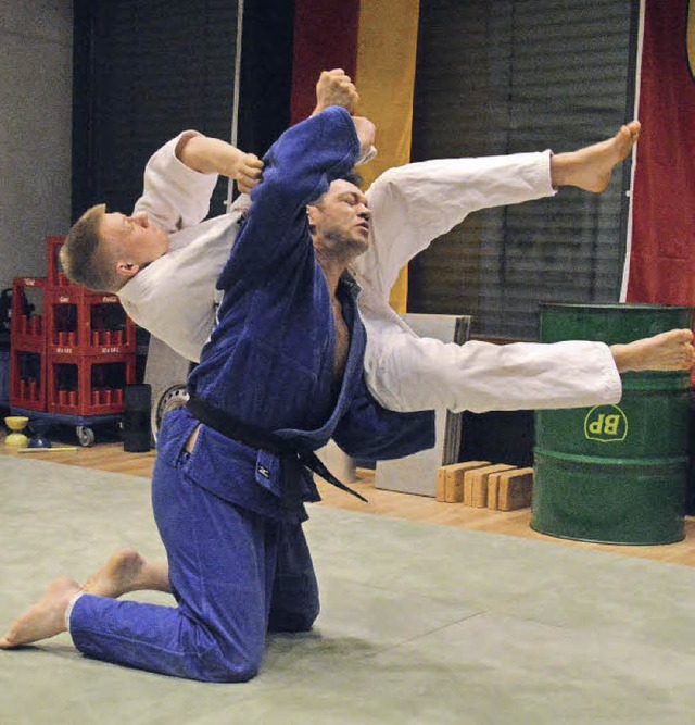 Beeindruckend: Judoka des  Turnvereins...in (Budo) und Tim Knzel (Kickboxen).   | Foto: Rebecca Kiefer