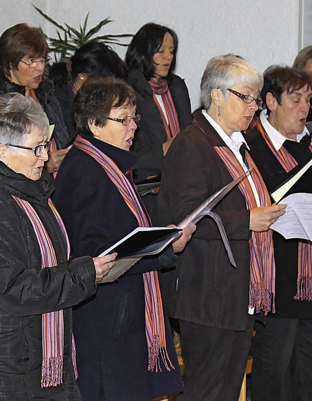 Im Gottesdienst beteten und sangen die...ch die Menschen im Kur und Sporthaus.   | Foto: Cornelia Liebwein