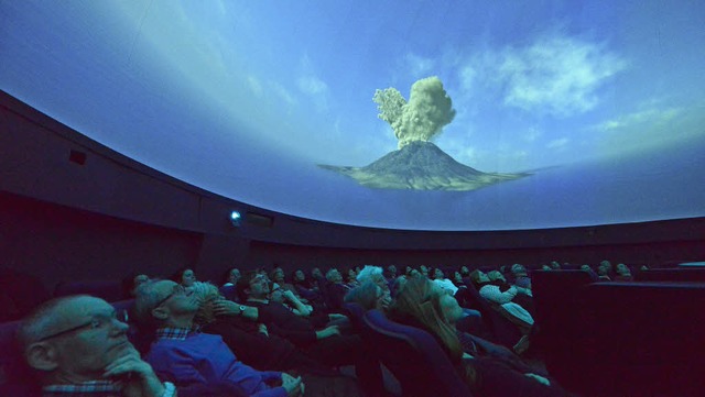 Die Entstehung der Welt zeigt das Planetarium in eindrucksvollen Bilddern.   | Foto: Rita Eggstein