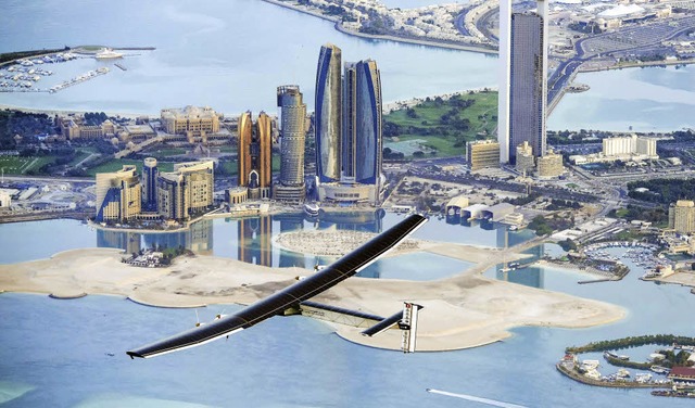 Testflug ber Abu Dhabi   | Foto: AFP Photo/HO/SOLAR IMPULSE/dpa