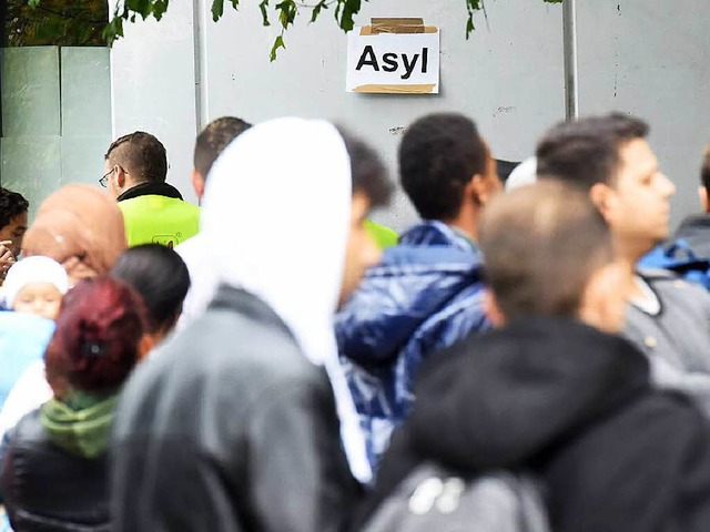 Den Helfern von Flchtlingen soll geholfen werden.  | Foto: dpa