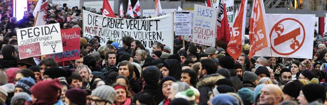 Bei der Kundgebung gegen die Pegida-Be...enschen auf der Strae - auch die JuZ.  | Foto: Archivfoto: Thomas Kunz