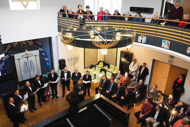 Der Synagogenchor aus Basel umrahmte d...on im Museum mit geistlichen Gesngen.  | Foto: Thomas Loisl Mink