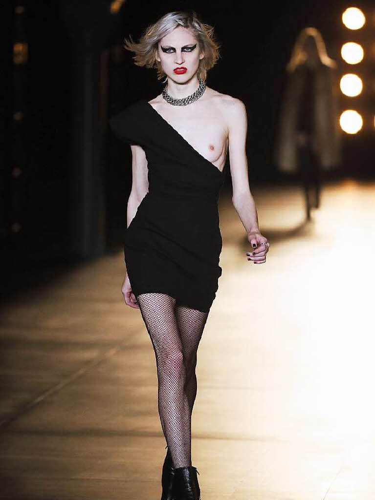 Die neue Kollektion von Saint Laurent ist eine Reminiszenz an die Achtzigerjahre. Die neue Kollektion von Saint Laurent ist eine Reminiszenz an die Achtzigerjahre.