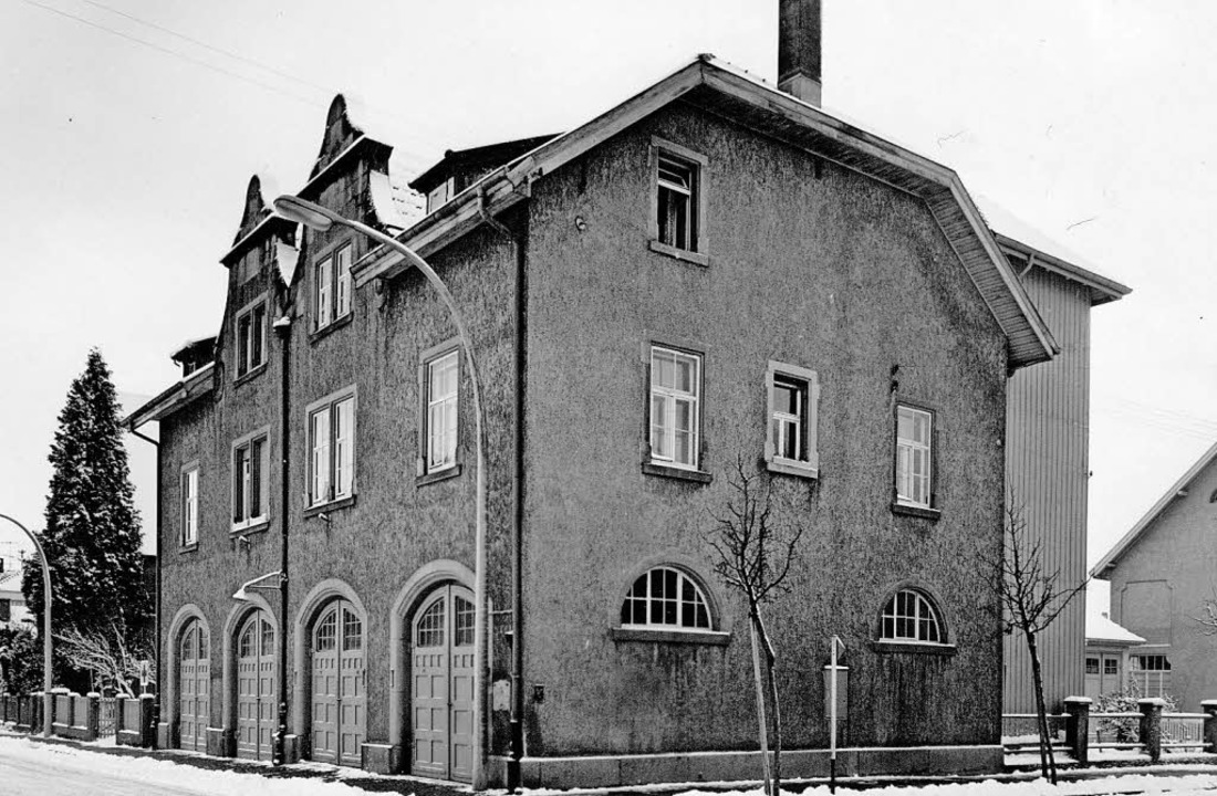 Damals Rathaus, heute Feuerwehrsitz: H...on der Gemeinde gegründetes Institut.   | Foto: Archiv: zvg