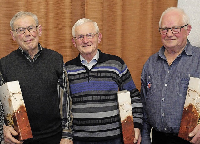Seit 60 Jahren Snger im Gesangverein:...k Kopf, Josef Muler und Helmut Finner  | Foto: wolfgang knstle