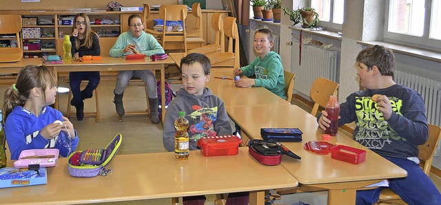 <Text>Frhstckspause und zwei Bewegun...mm der Grundschule Rtenbach.  </Text>  | Foto: Liane Schilling