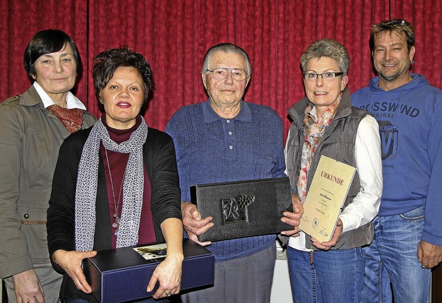 Die Vorsitzende des Turnvereins Oberro...inger und Anette Engist (von rechts).   | Foto: herbert trogus