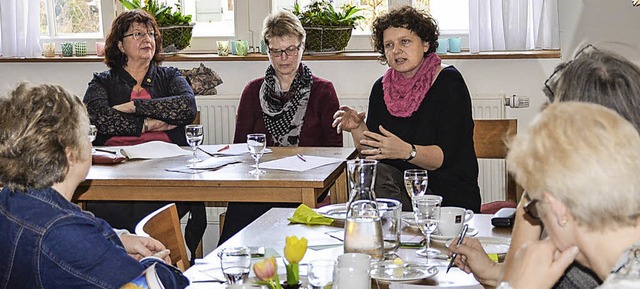 Brbl Mielich, Luise Blattmann und Gab... Frauen bei der Matine am Frauentag.   | Foto: Gabriele Hennicke