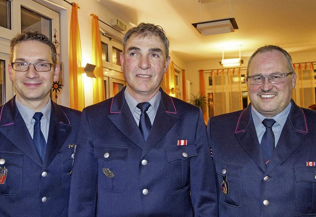 Fr 40 Jahre Feuerwehrdienst wurde Mar... Abteilungskommandant Dieter Hammling.  | Foto: Helmut Rothermel