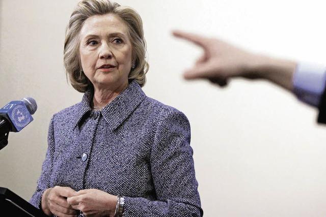 Hillary Clinton rumt bei E-Mail-Kommunikation Fehler ein