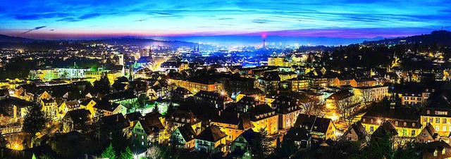 Lahr bei Nacht, vom Klinikum aus  | Foto: Peter Wochnig