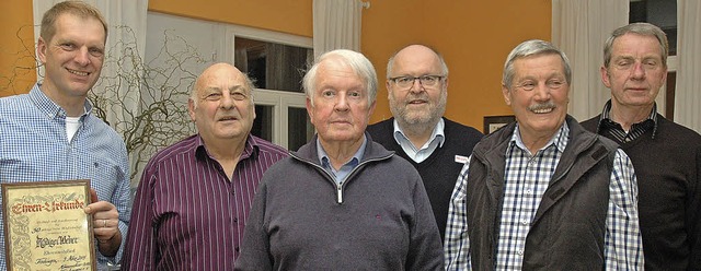 Zum Vorstand des Fischinger Mnnerchor...d. Rdiger Werner wurde Ehrenmitglied.  | Foto: Ounas-Krusel