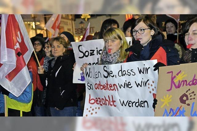 200 protestieren in Offenburg für mehr Lohn