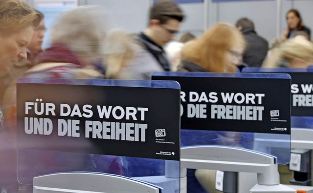 Branchentreff, Publikumsmagnet, aber a...chlicher Werte: die Buchmesse Leipzig   | Foto: dpa