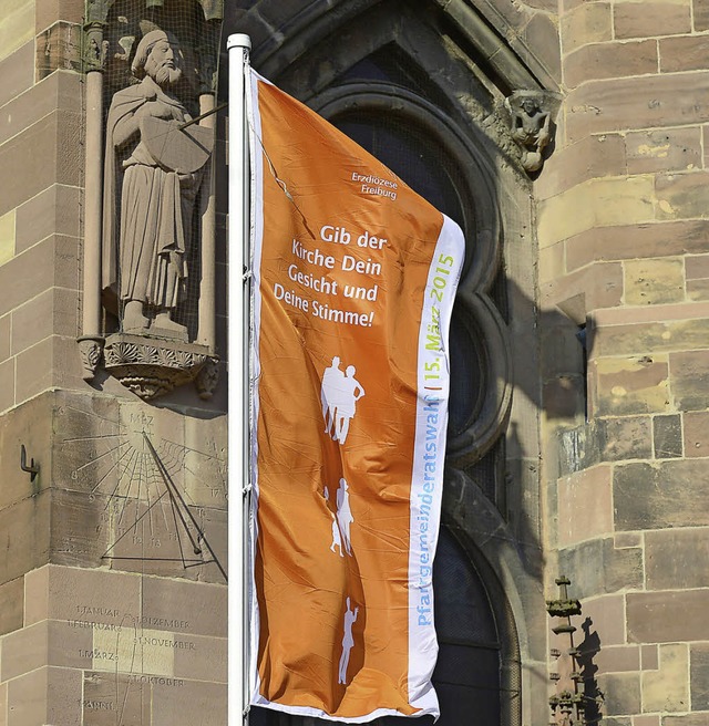 Auch vor dem Freiburger Mnster wird fr die Pfarrgemeinderatswahl geworben.   | Foto: Ingo Schneider