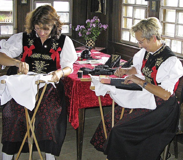 Auch die Tradition des Trachtensticken...t die Trachtengruppe Bernau lebendig.   | Foto: Archivbild: Ulrike Spiegelhalter