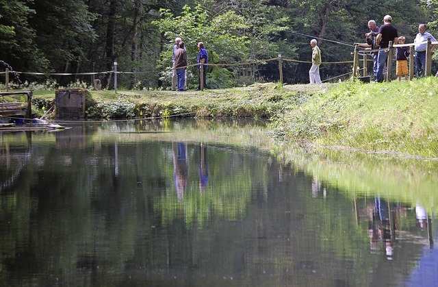 Der Kolbenlochweiher bei Frhnd, hier ...erein Schnau wieder sein Sommerfest.   | Foto: Archivbild: Steinfelder