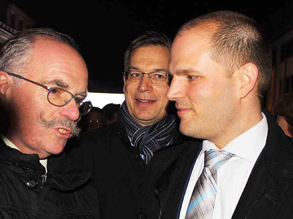 Windens Brgermeister Clemens Bieniger mit Landrat Hanno Hurth und Wahlsieger Roman Gtzmann.