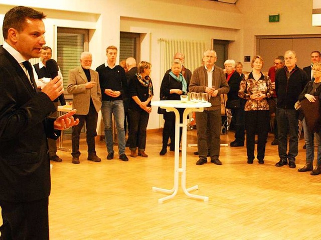 Bekanntmachung des Wahlergebnisses im ...nkte den Bewerbern fr ihr Engagement.  | Foto: Thomas Loisl Mink