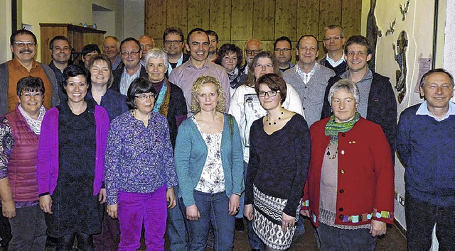 Dies sind die 27 gewhlten Kandidaten ...von links) und Pfarrer Manuel Grimm.    | Foto: Lendle