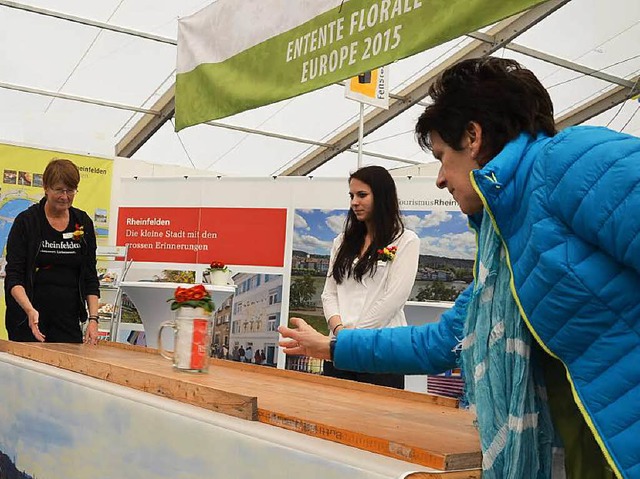 Wie weit kommt der mit Blumen gefllte...chern der Regio-Messe viel Vergngen.   | Foto: Martina Proprenter