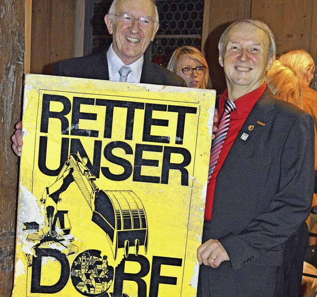 Mit diesem Plakat, mit dem die Unabhn...ur Ehrenbrgerwrde fr Franz Kromer.   | Foto: Gerd Lck