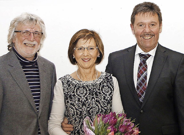 Preis fr Gnter Stumpf (rechts), Blum...sfhrer Alexander Schorpp gratulierte.  | Foto: heidi fssel