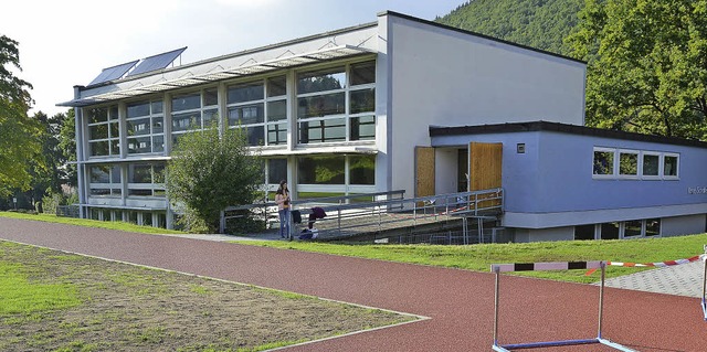 Umbauten an der Ren-Schickele-Schule ...vor der Sporthalle wurde neu verlegt.   | Foto: sigrid umiger