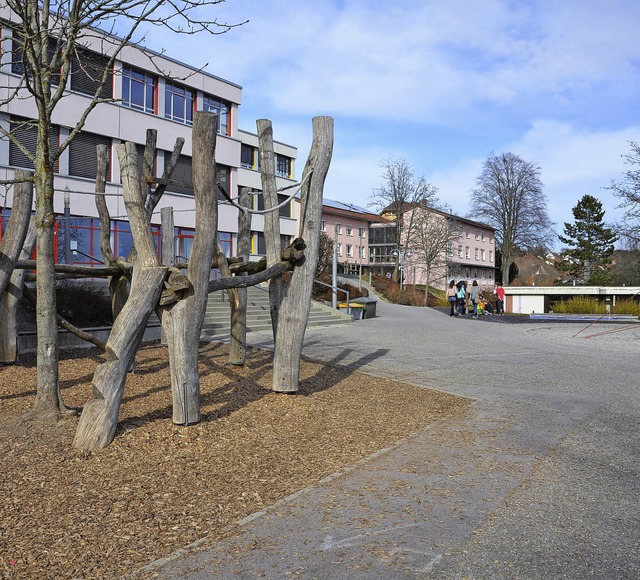 Der Schulhof des Bildungszentrums Bonn...Dies beschloss jetzt der Gemeinderat.   | Foto: Juliane Khnemund