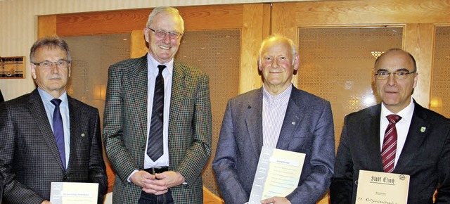 Die Vorsitzender Jerry Clark (links) d...e) und Roland Tibi (Elzach, 50 Jahre).  | Foto: Gerda Oswald