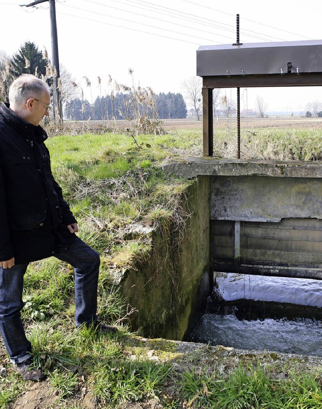 Durch einen Seitenkanal der Schutter f...rfotograf hat schon Stellung bezogen.   | Foto: Bastian Henning