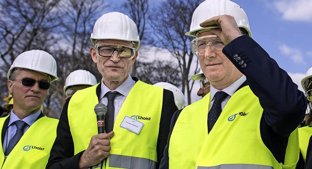 Der belgische Knig Philippe (rechts) ... in Istein eines Tages tragen werden.   | Foto: Maja Hitij/Dpa