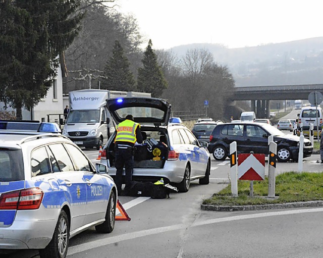 Immer wieder kracht es an den Zu- und ...n zur A98 an der B3, so auch gestern.   | Foto: lauber