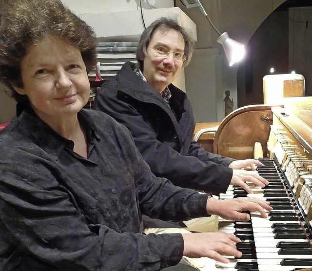 Regina Claen und Dieter Lmmlin am Spieltisch der Inzlinger Orgel.   | Foto: Archivfoto: Johanna Hgg