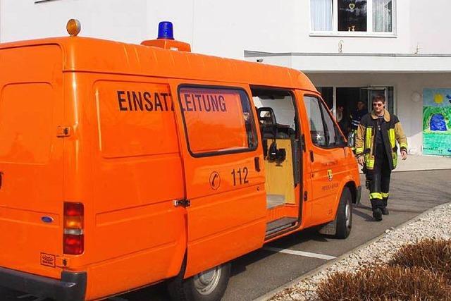 Feuerlscher lst Groalarm im Seniorenzentrum aus