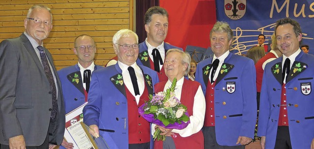 Strahlende Gesichter auf der Bhne gab...er, Peter Winterhalter und  Dieter Br  | Foto: Verein