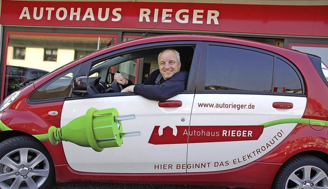 Benzin aus der Steckdose: Das Autohaus...m Sonntag auch ber Elektromobilitt.   | Foto: siebold