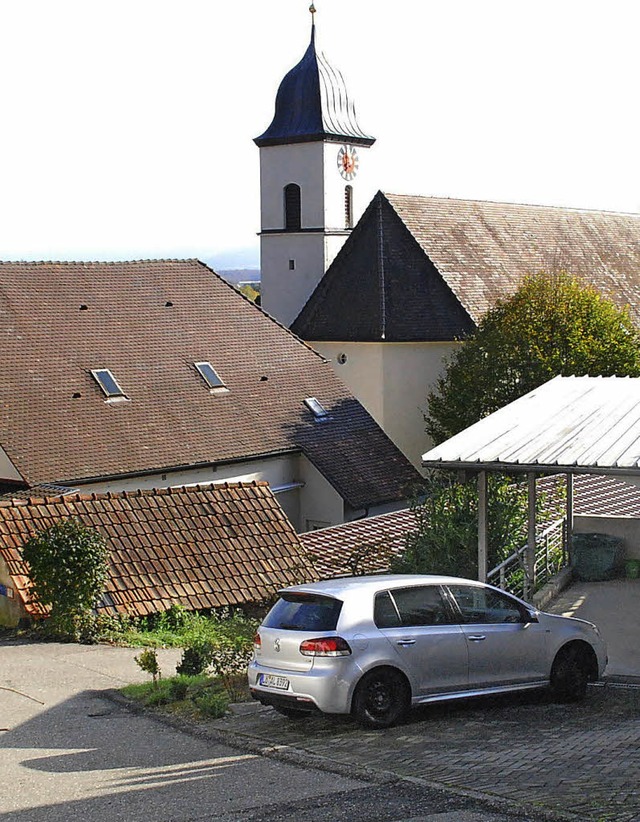 Am Kapfweg soll die Kirche im Dorf bleiben.   | Foto: Staub