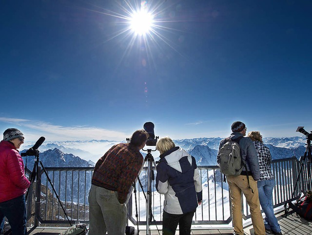 An entlegene Orte zog es Neugierige &#8211; auch auf die Zugspitze.   | Foto: dpa