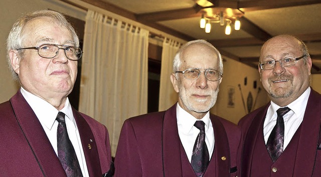 Leiselheim. Die bei der Generalversamm...berhard Henninger daneben Klaus Lubig.  | Foto: Roland Vitt