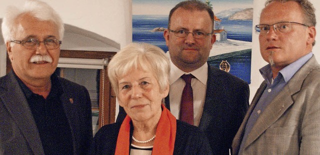 Landtagsabgeordneter Hidir Grakar und...ied Braun fr ihre Treue (von links).   | Foto: Hrvoje Miloslavic