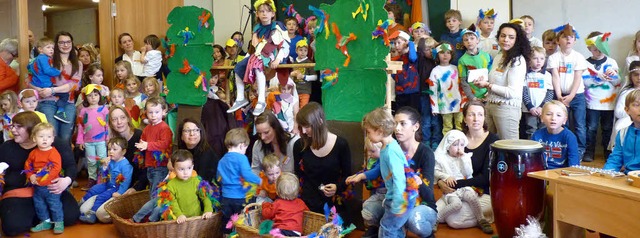 Ganz schn bunt: Zur Erffnung wurde d...d Gsten im neuen Montessori-Zentrum.   | Foto: cwe