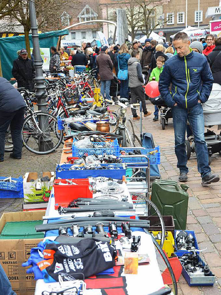 Beim Fahrradmarkt gab es auch jede Menge Ersatzteile.
