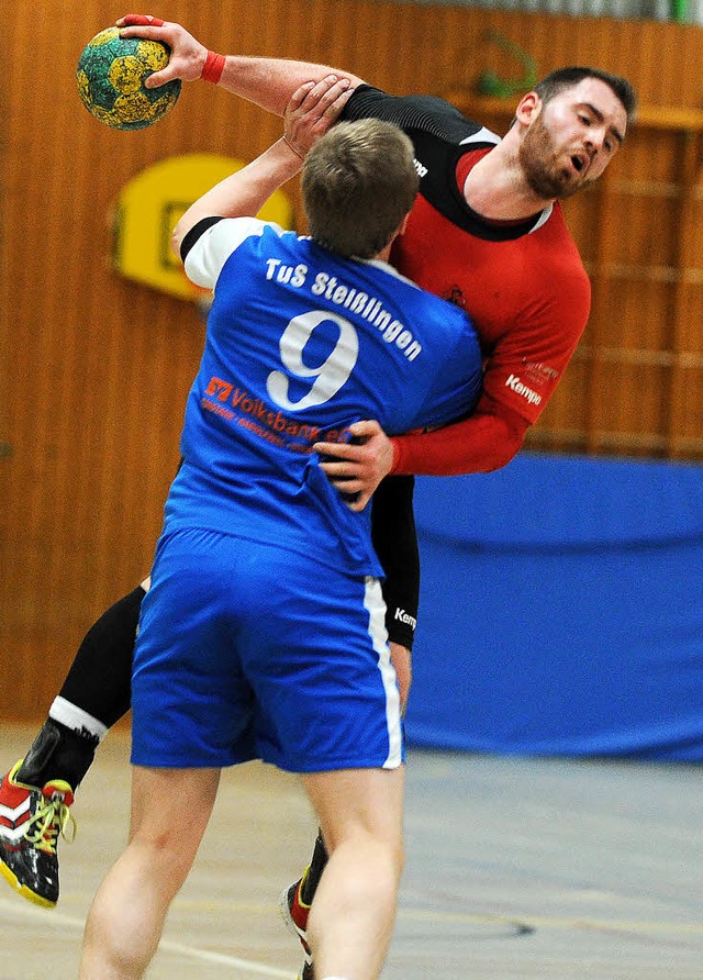 berragender Spieler im Angriff der SG...ingen II: Andr Leuchtmann (rechts).    | Foto: Meinrad Schn