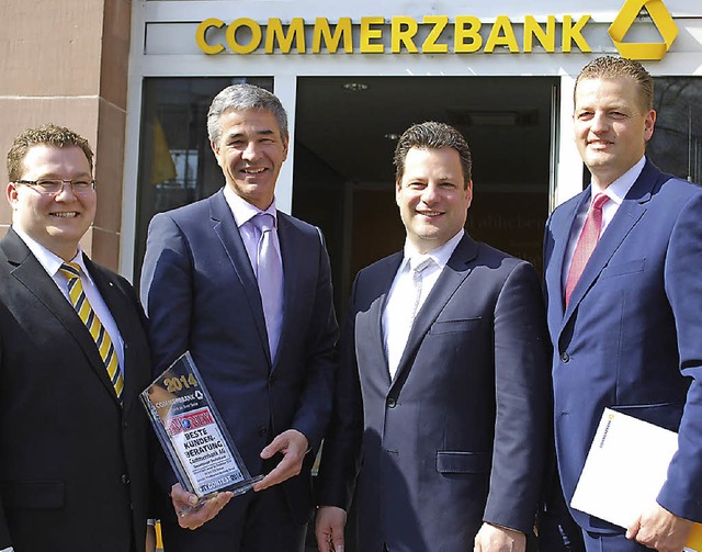 Die Commerzbank-Verantwortlichen Steff...n sich ber eine gute Bilanz der Bank   | Foto: Thomas Loisl Mink