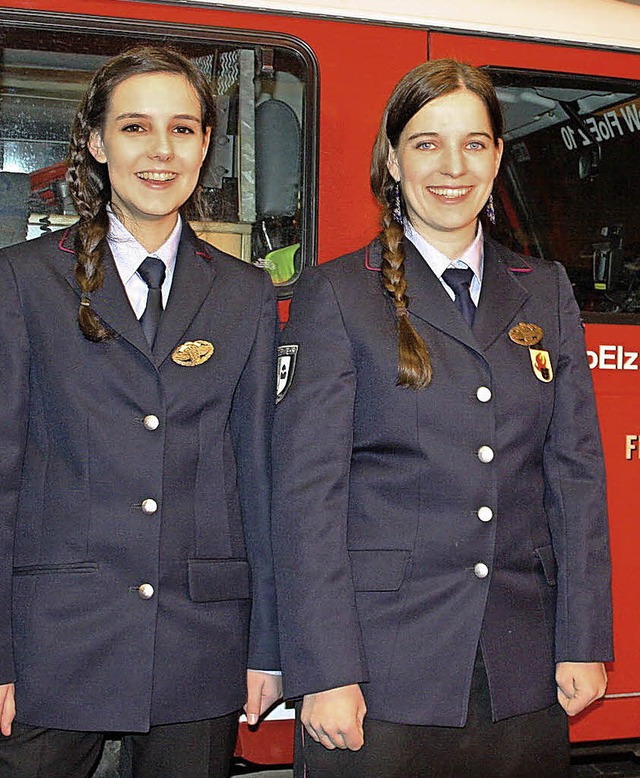 Links: Kathrin Wrner (rechts) wurde z... aktiv, hier beim Berufsfeuerwehrtag.   | Foto: Jugendfeuerwehr