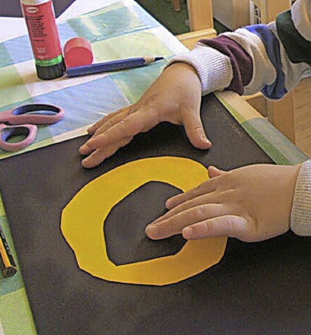 Kreativ: Im Kindergarten &#8222;Mhren...estellt und mit Papier nachgebastelt.   | Foto: zvg